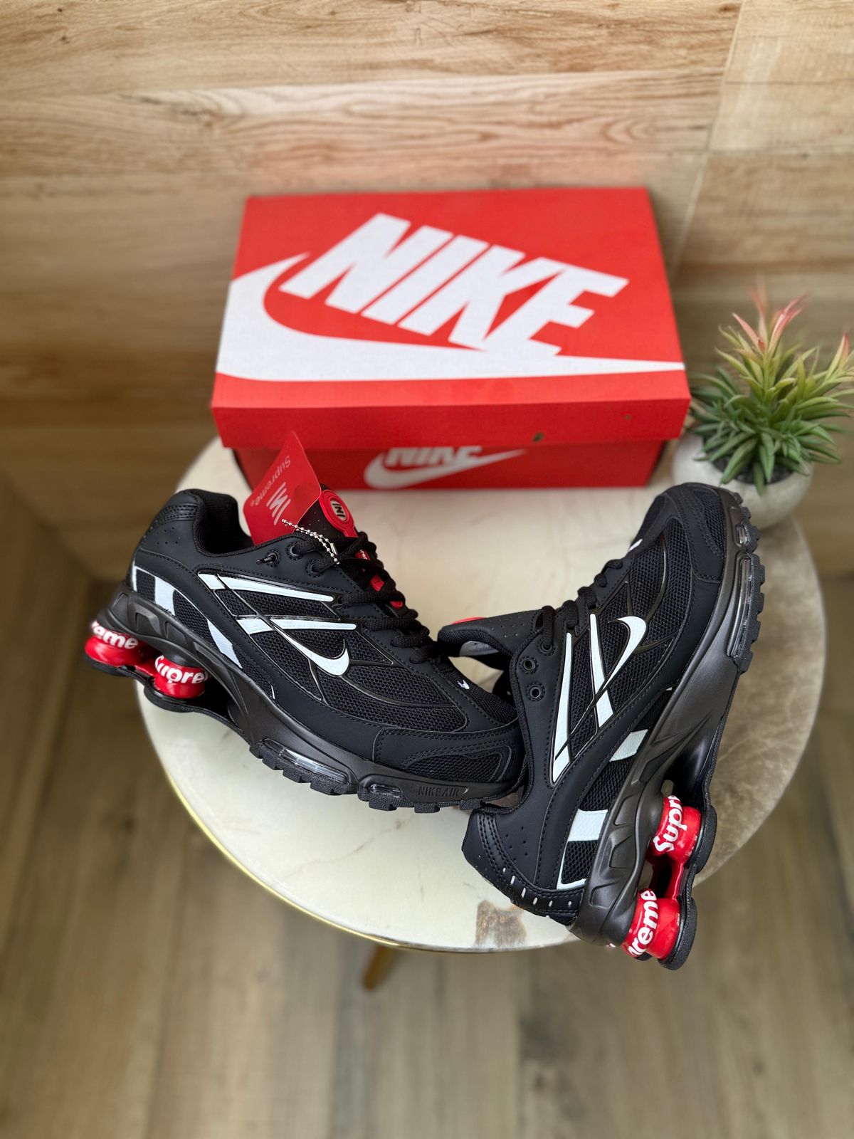 NIKE SHOX 2025 SUPREME