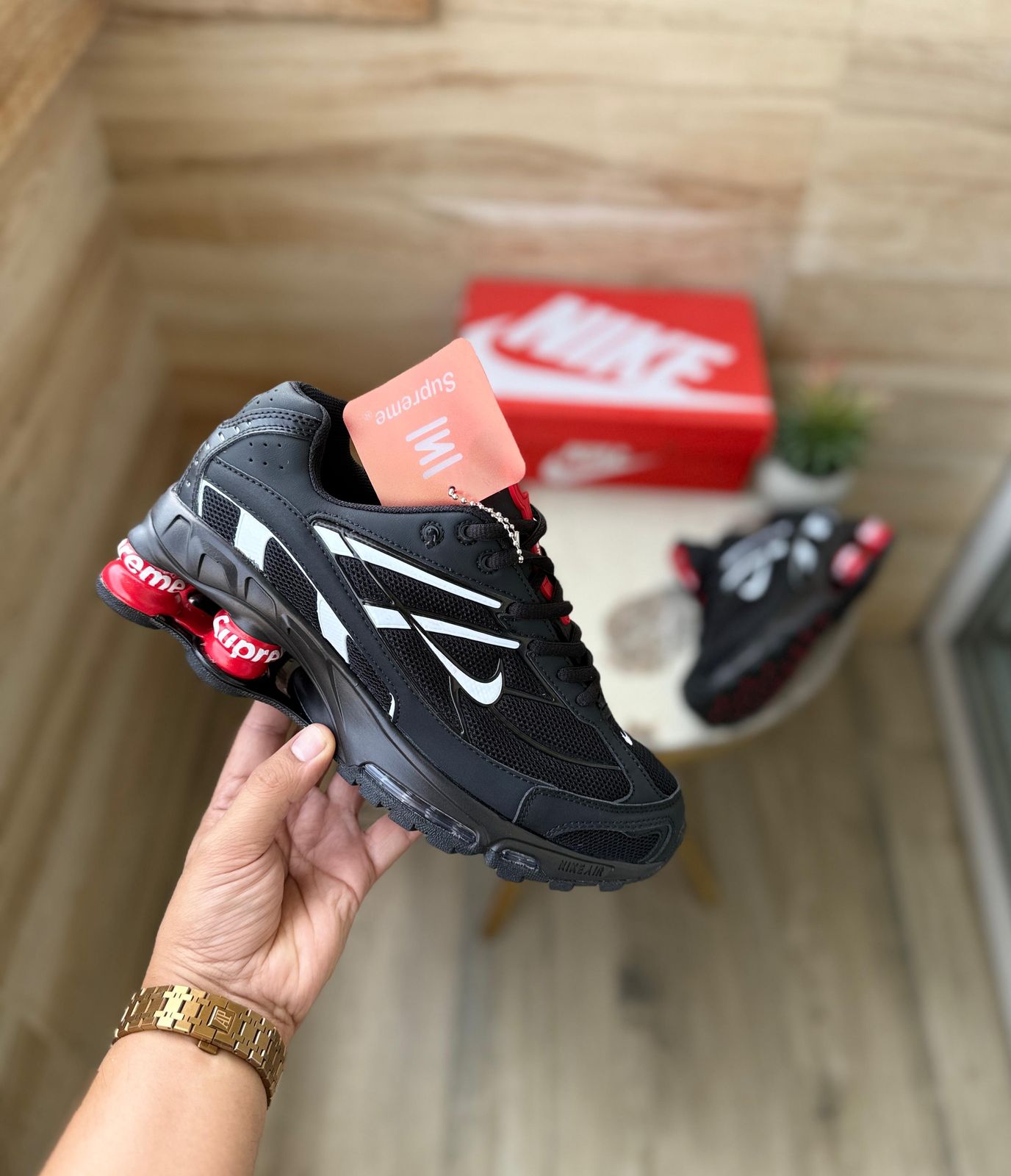 NIKE SHOX 2025 SUPREME