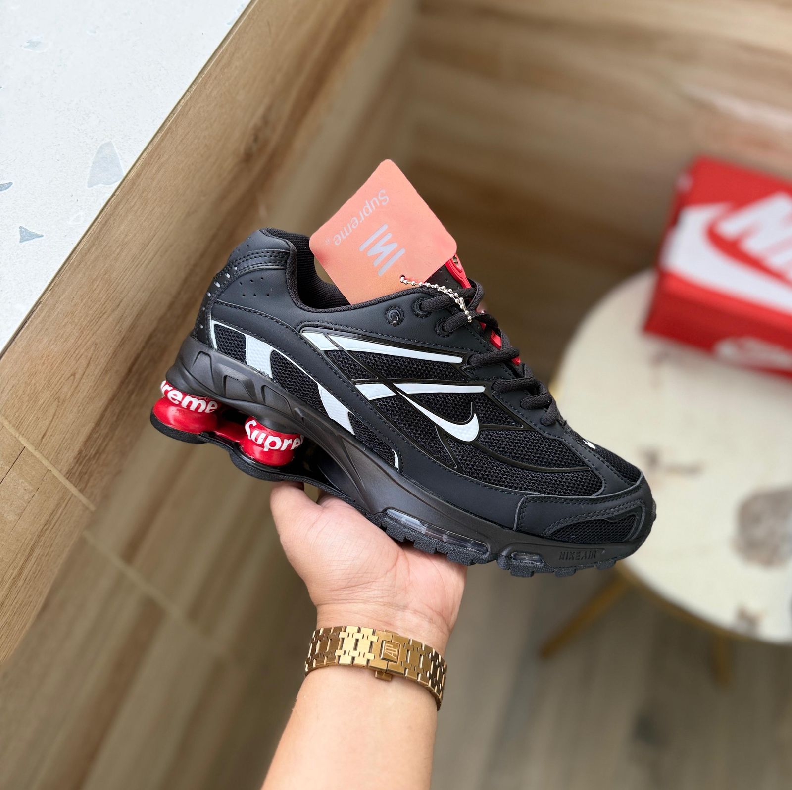 NIKE SHOX 2025 SUPREME