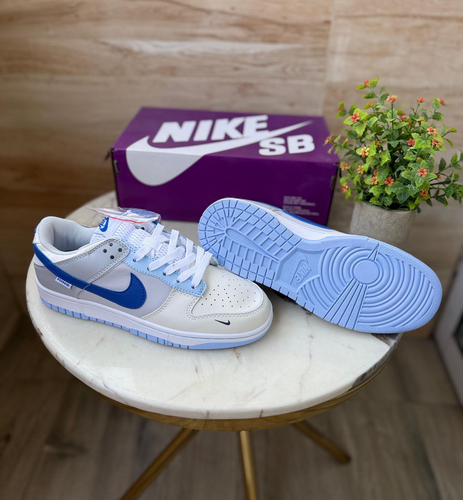 NIKE SB DUNK IVORY HYPER ROYAL