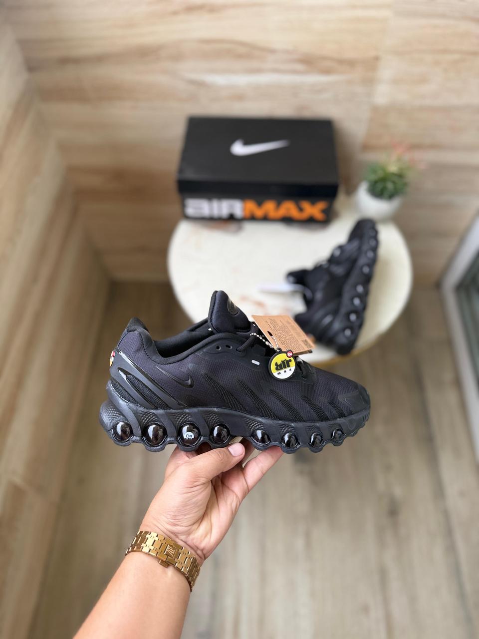 NIKE AIRMAX DN8 BLACK RED CRIMSON