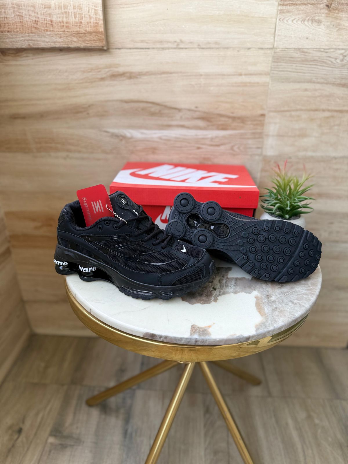 NIKE SHOX 2025 TRIPPLE BLACK SUPREME
