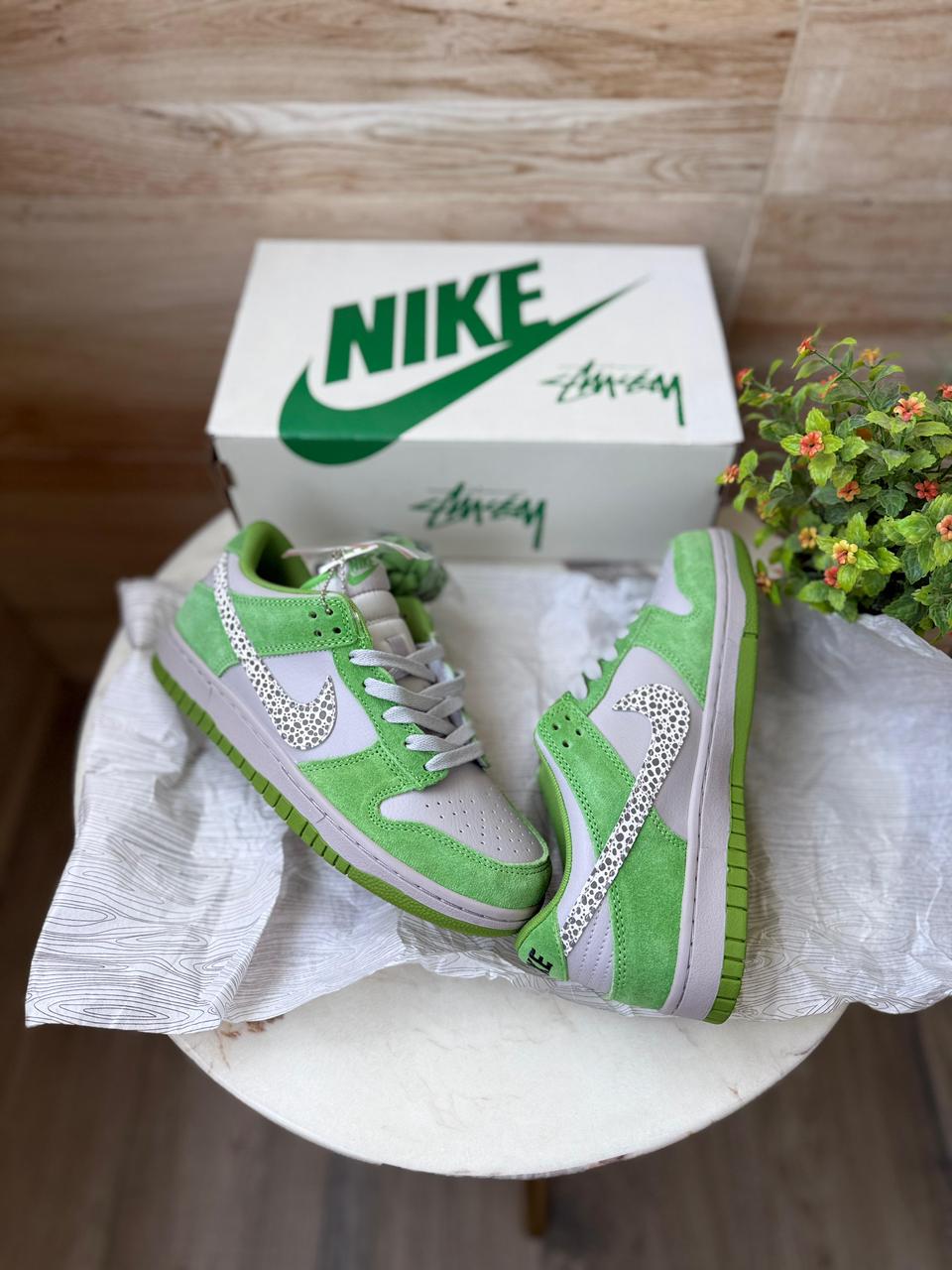 NIKE SB DUNK CHLOROPHYLL 2025
